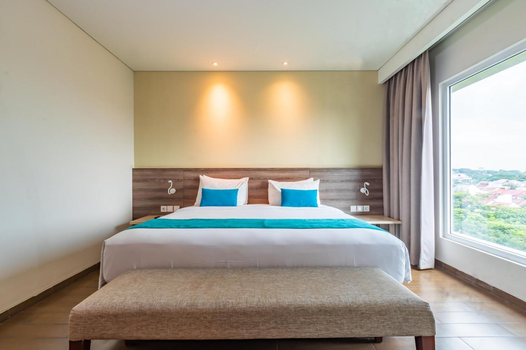Hotel Ayola Lippo Cikarang Extérieur photo