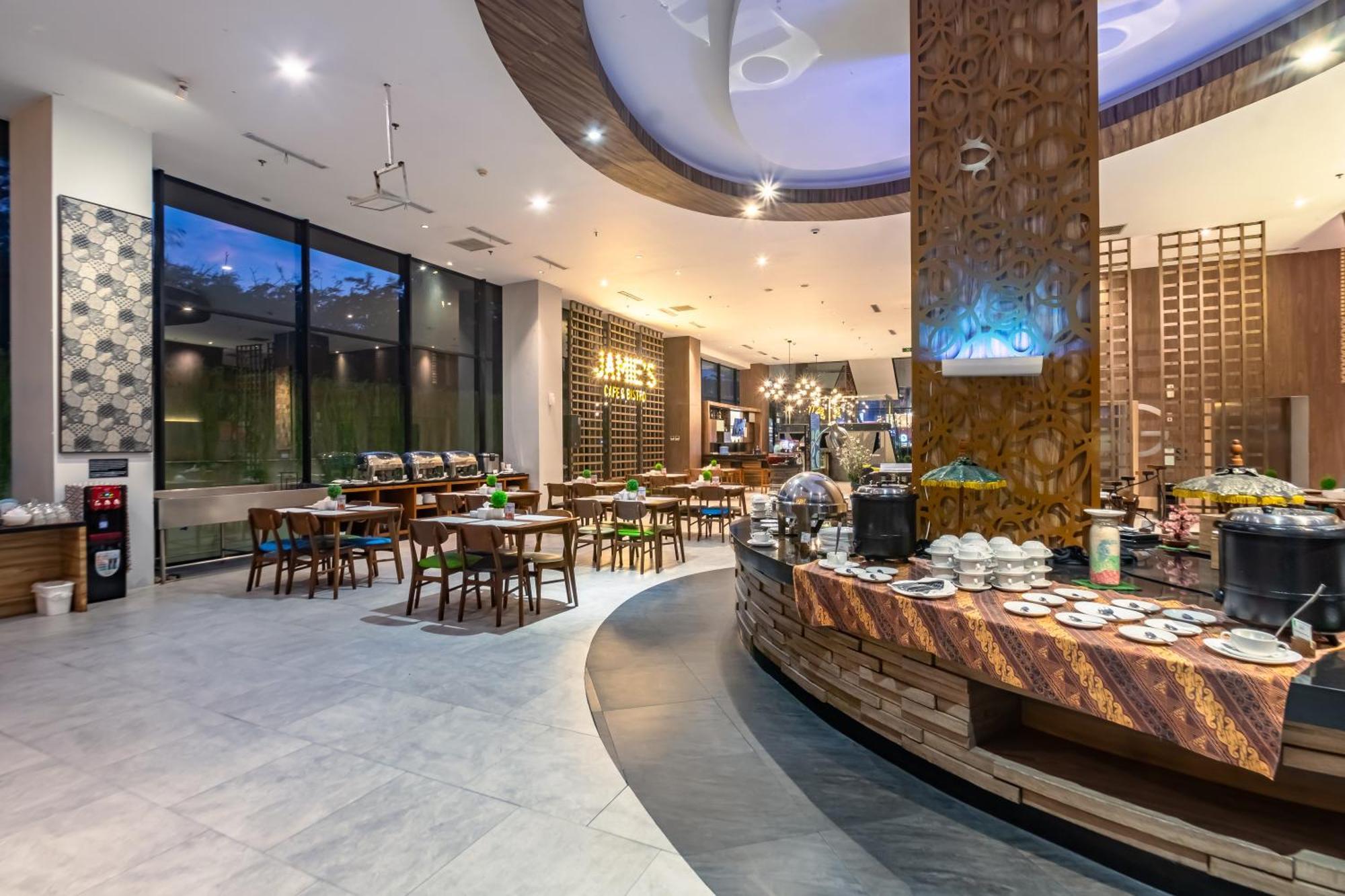 Hotel Ayola Lippo Cikarang Extérieur photo