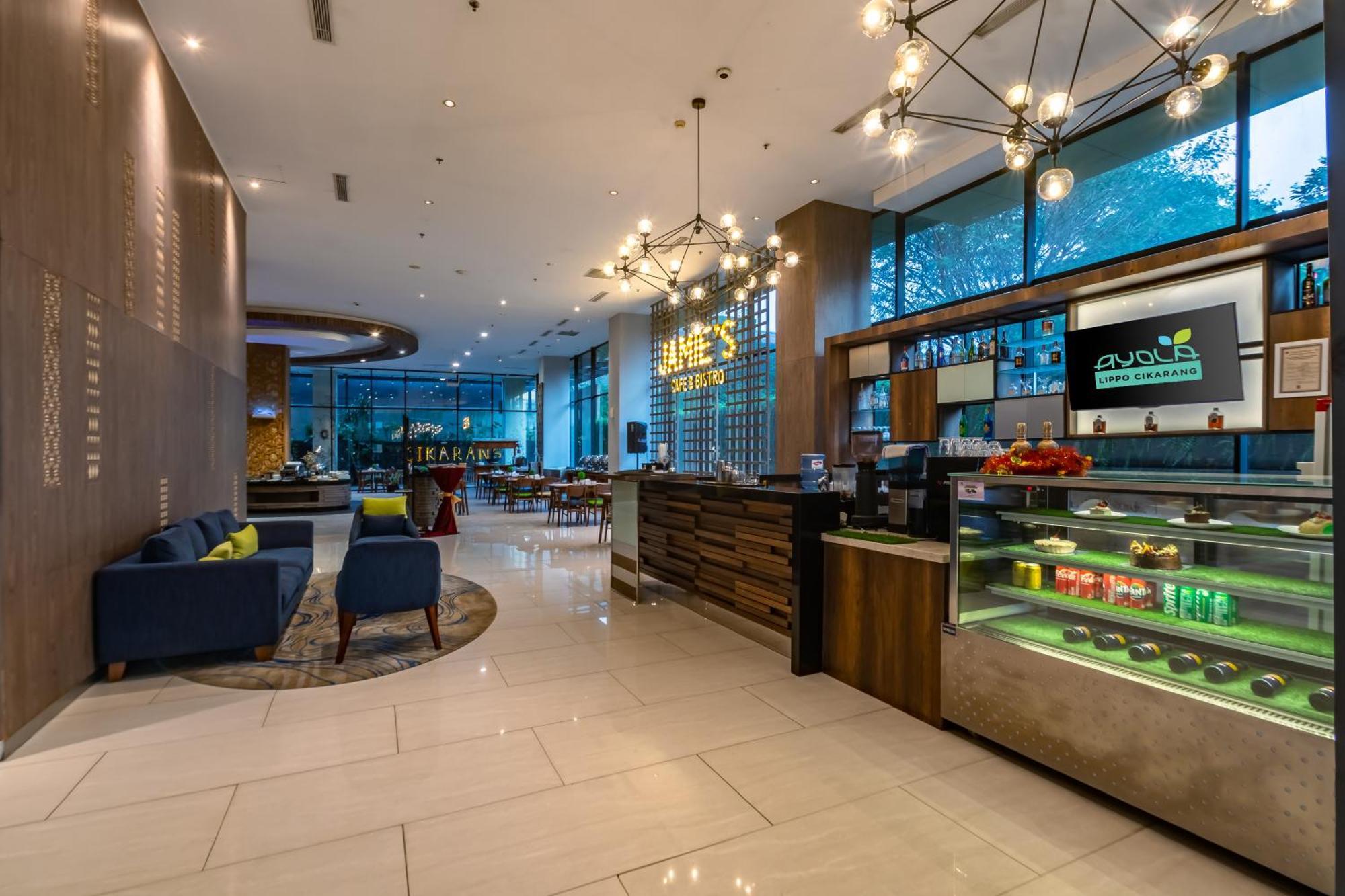 Hotel Ayola Lippo Cikarang Extérieur photo