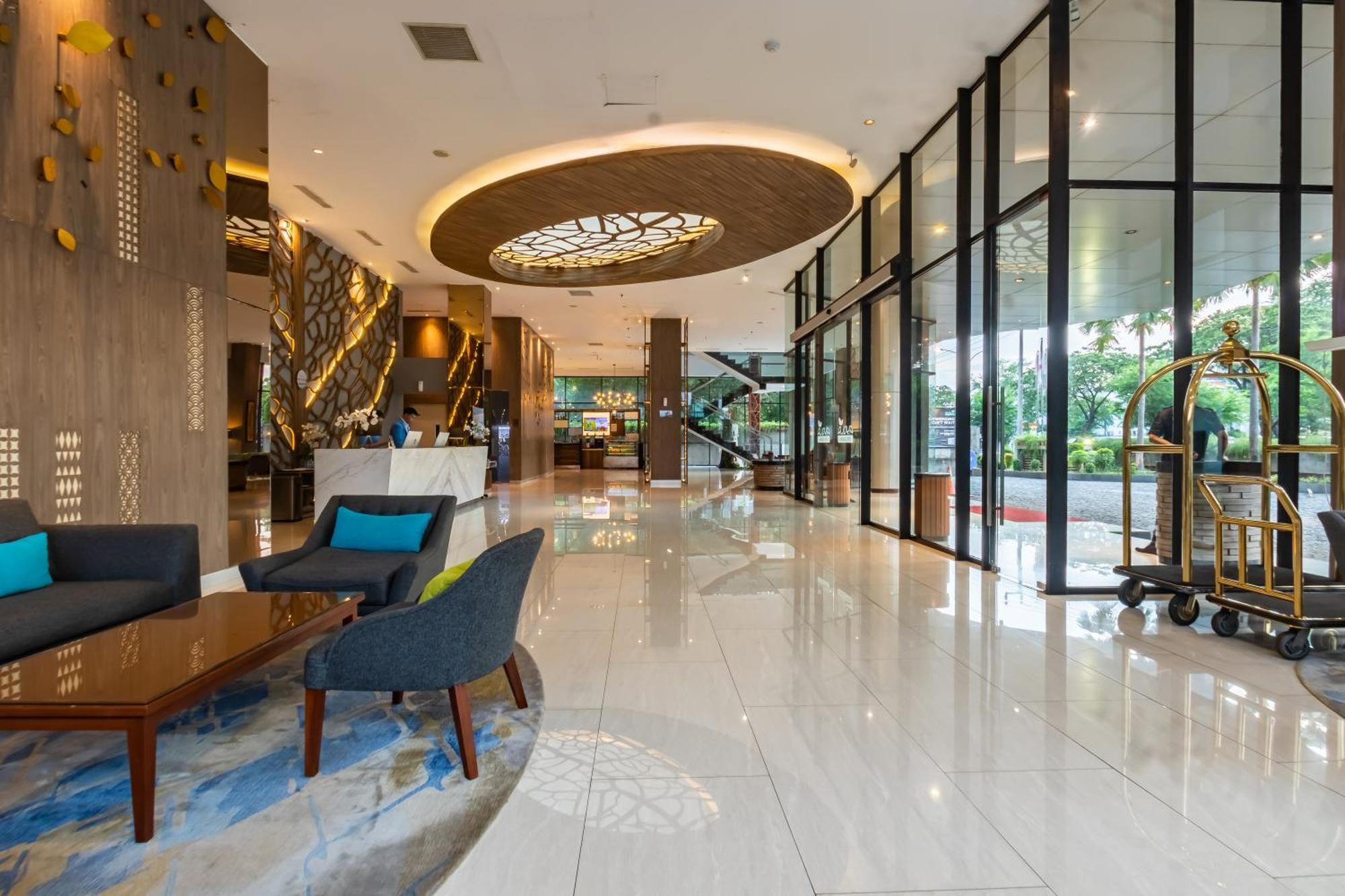 Hotel Ayola Lippo Cikarang Extérieur photo